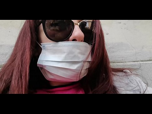 ❤️ Nicoletta neem wraak op haar buurman en piepie in sy motorhuis (Spesiale Covid19 Italiaanse kwarantyn) ️ Superseks by ons ❤